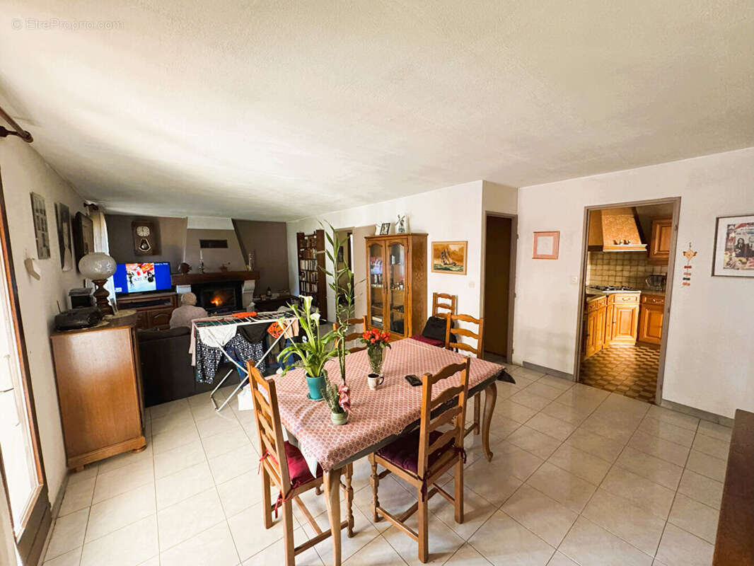 Maison à SAINT-ZACHARIE