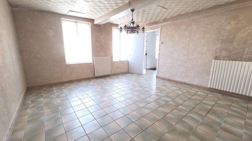 Maison à RESSONS-SUR-MATZ