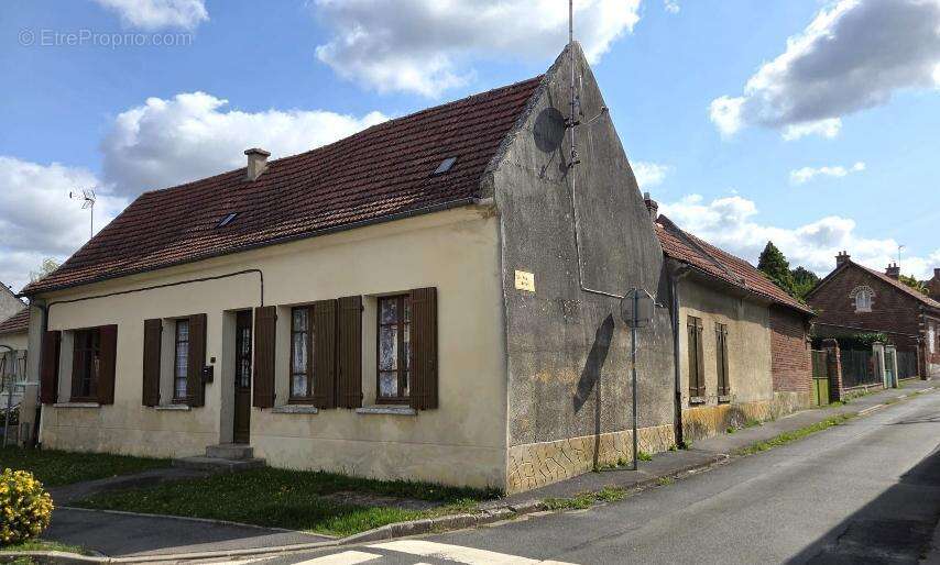 Maison à RESSONS-SUR-MATZ