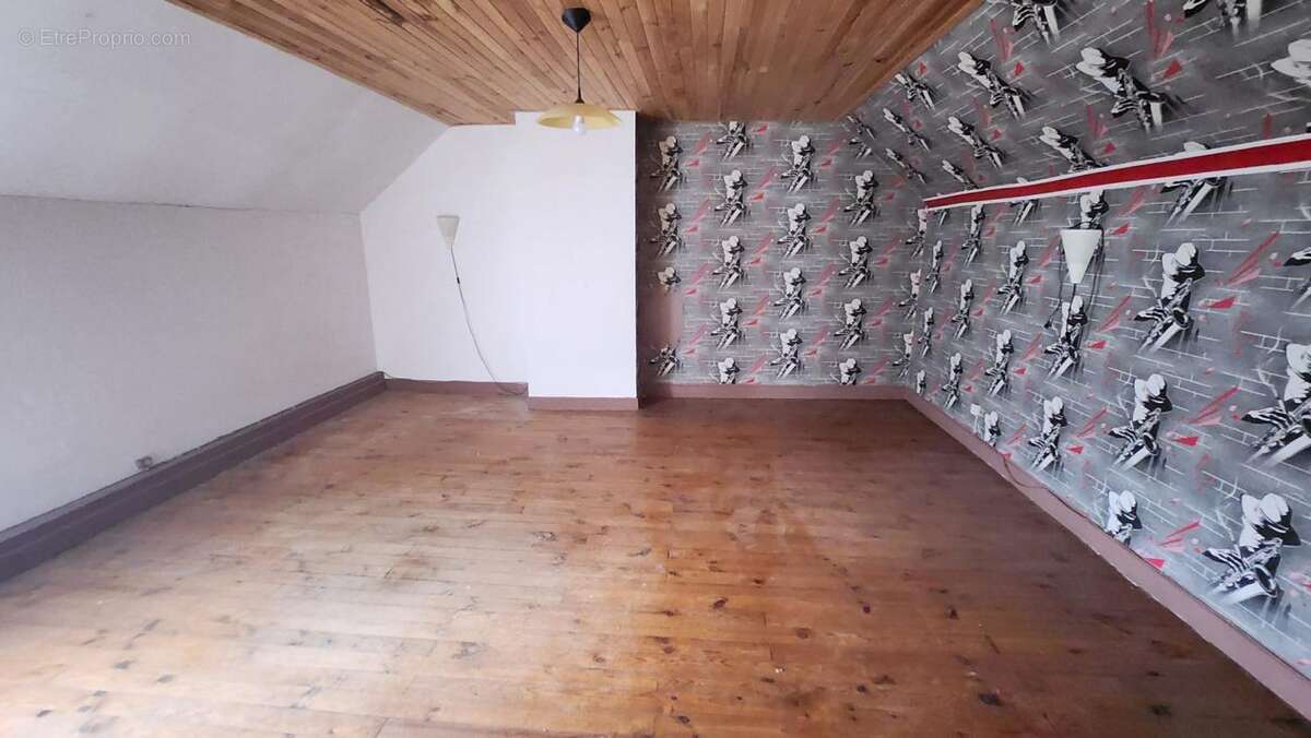 Maison à LACROIX-SAINT-OUEN