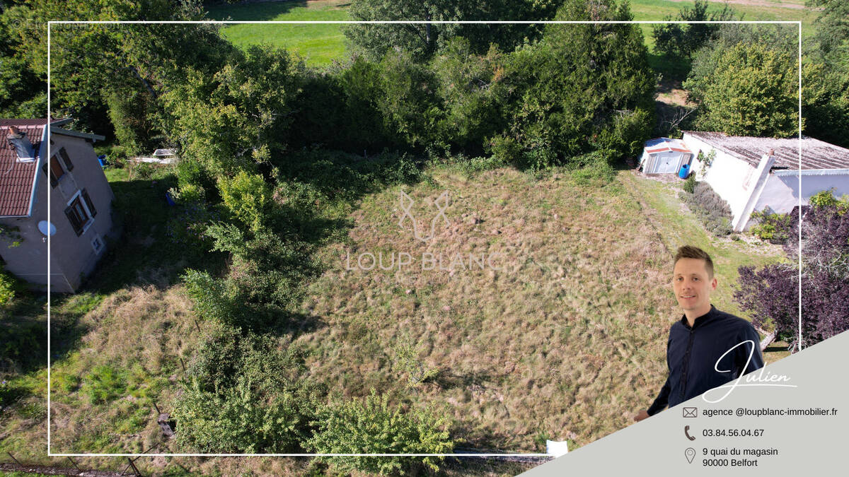 Terrain à CHAMPAGNEY