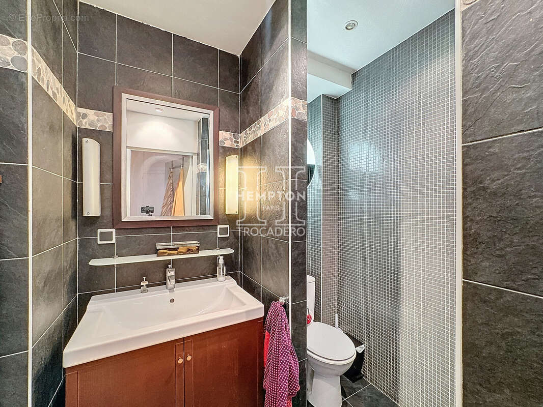 Appartement à PARIS-16E