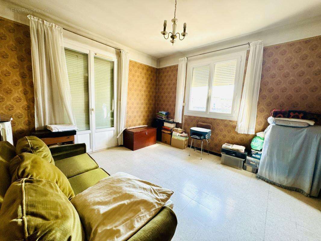 Maison à SAINT-VICTORET