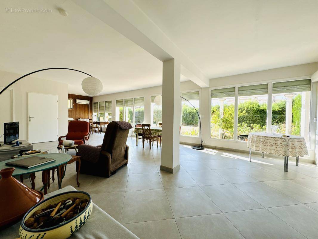 Maison à SAINT-VICTORET