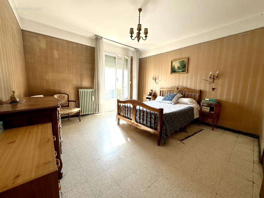 Maison à SAINT-VICTORET