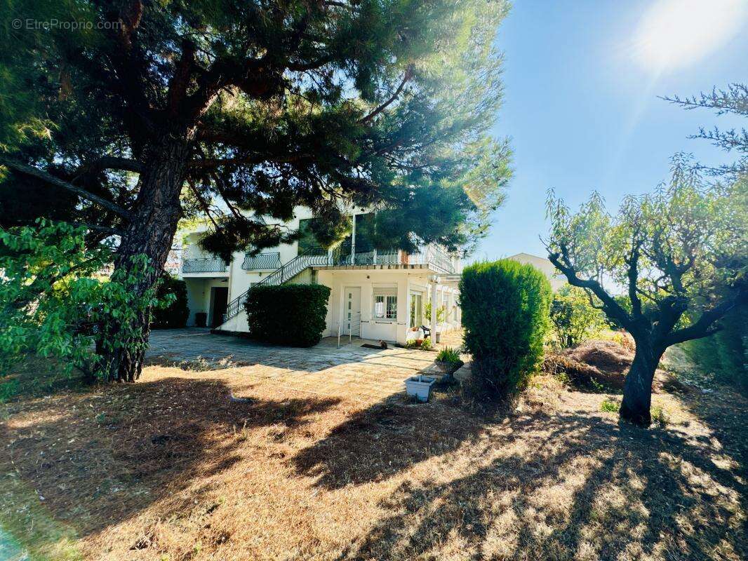 Maison à SAINT-VICTORET