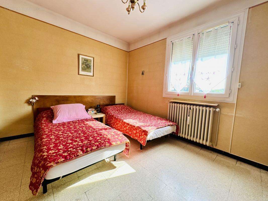 Maison à SAINT-VICTORET