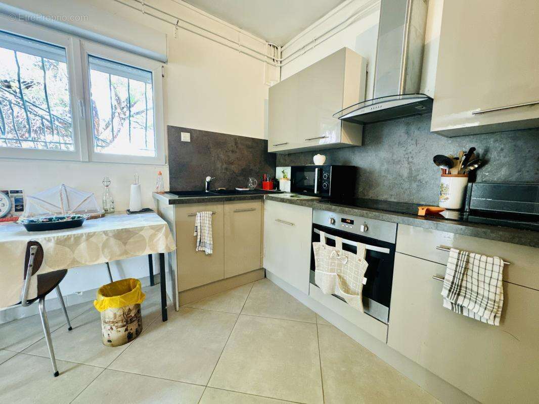 Maison à SAINT-VICTORET