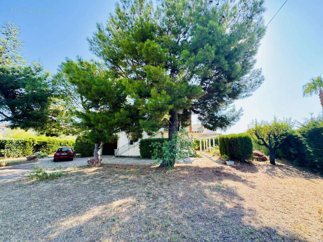 Maison à SAINT-VICTORET