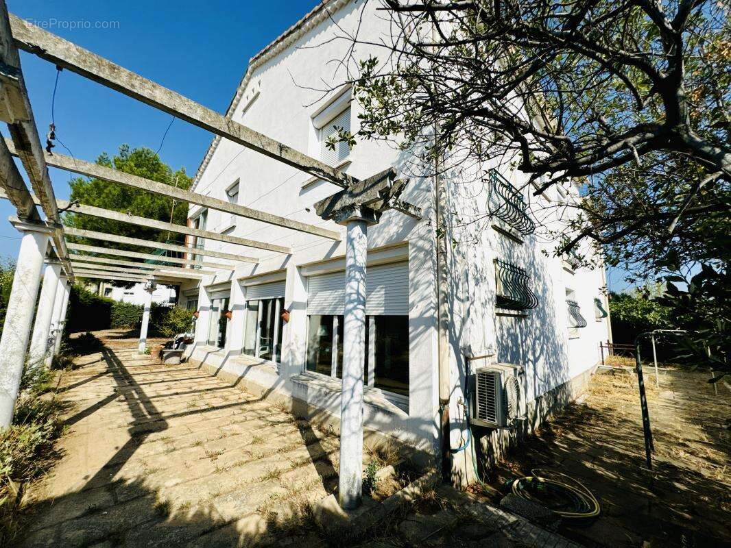 Maison à SAINT-VICTORET