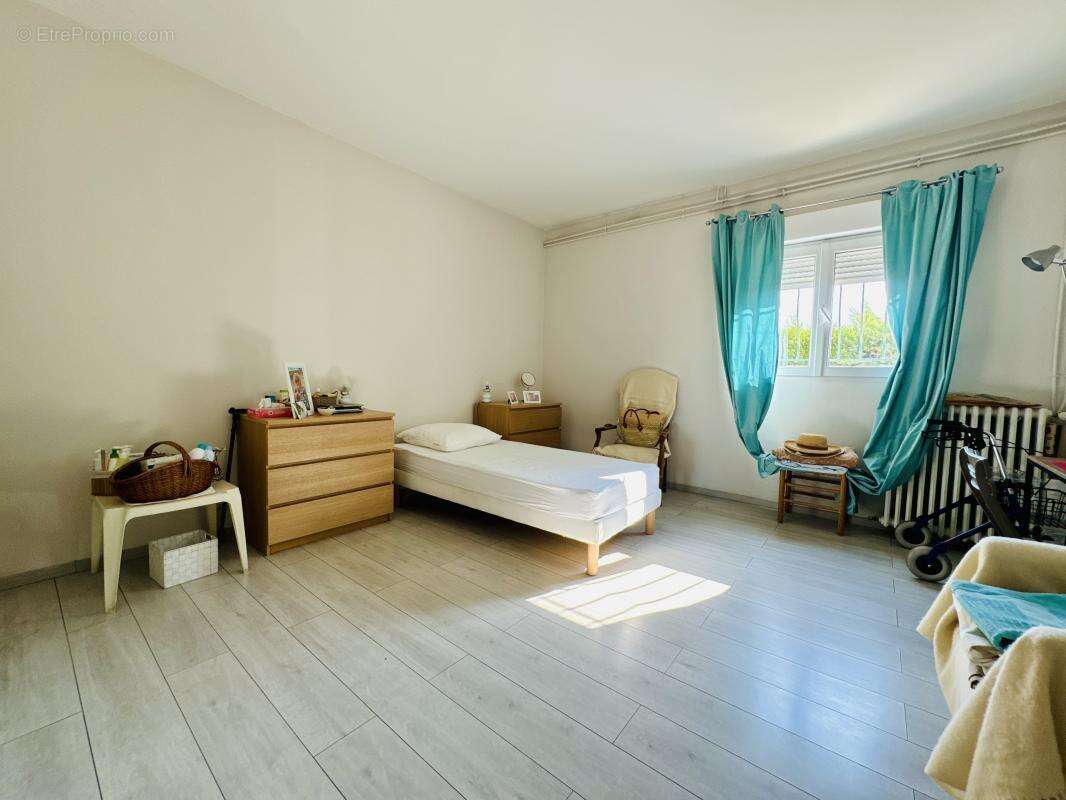 Maison à SAINT-VICTORET