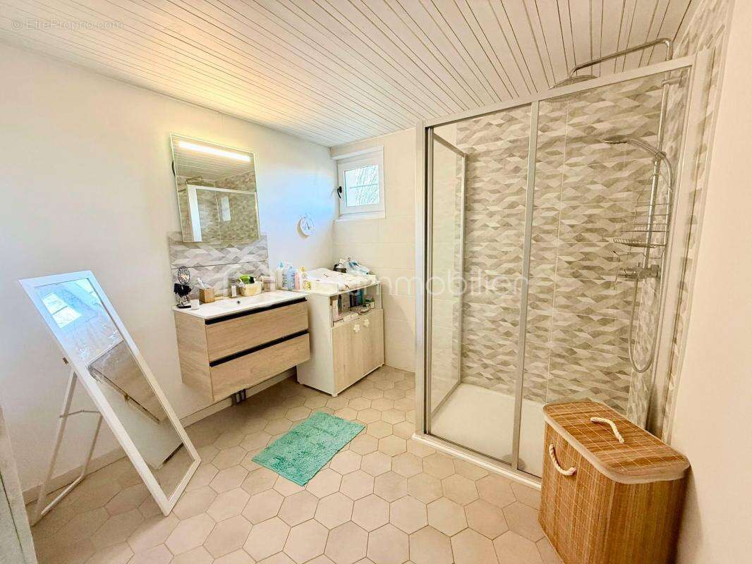 Maison à VALDAMPIERRE