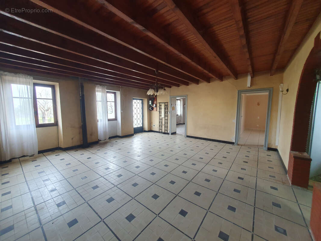 Maison à EUGENIE-LES-BAINS