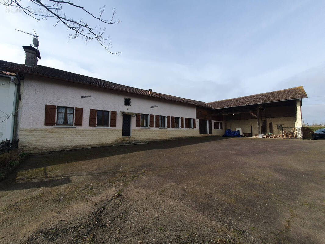 Maison à EUGENIE-LES-BAINS