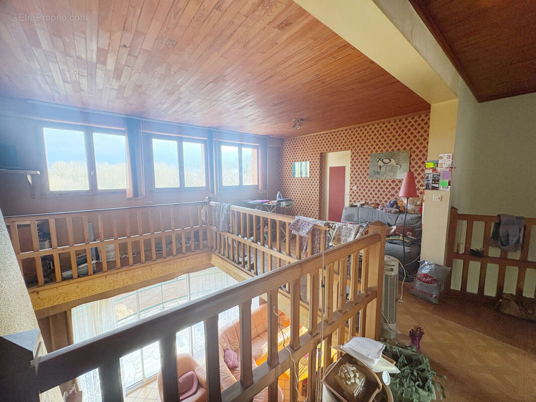 Maison à VILLE-LE-MARCLET