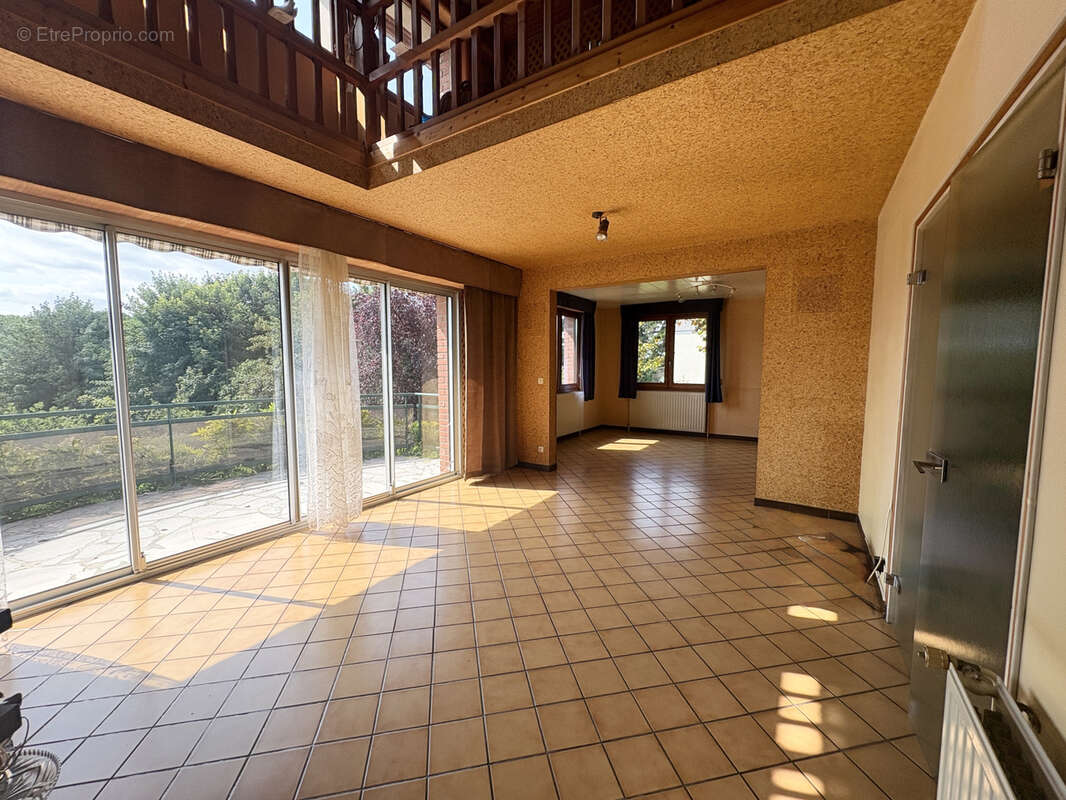 Maison à VILLE-LE-MARCLET