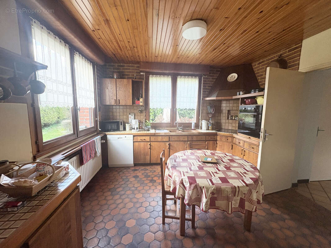 Maison à VILLE-LE-MARCLET