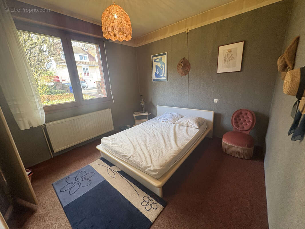 Maison à VILLE-LE-MARCLET