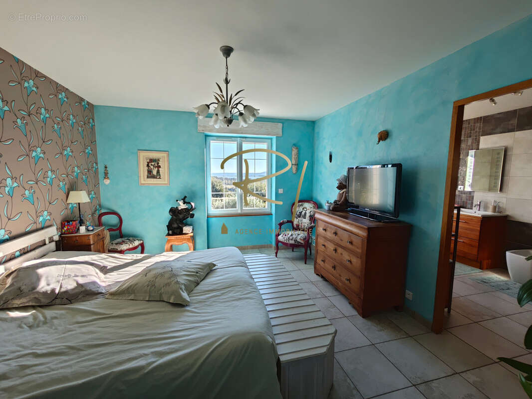 Maison à ORGNAC-L&#039;AVEN