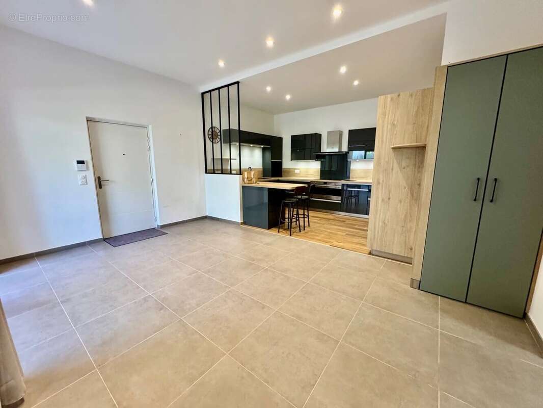 Appartement à VALLAURIS