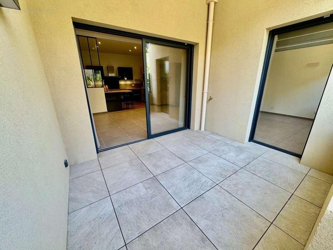 Appartement à VALLAURIS