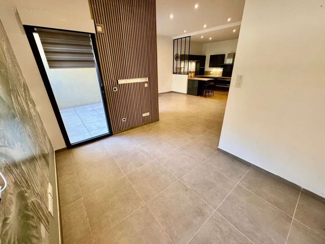 Appartement à VALLAURIS