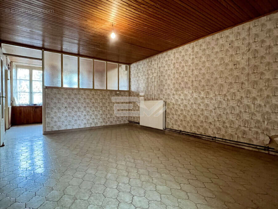 Maison à CHERY-CHARTREUVE