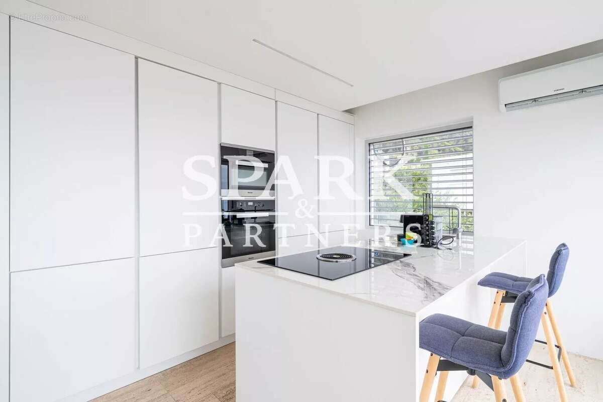 Appartement à CAP-D'AIL