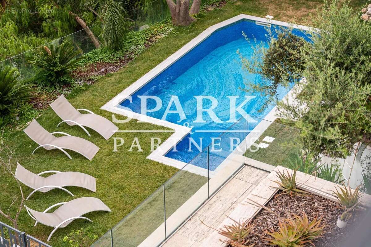 Appartement à CAP-D'AIL