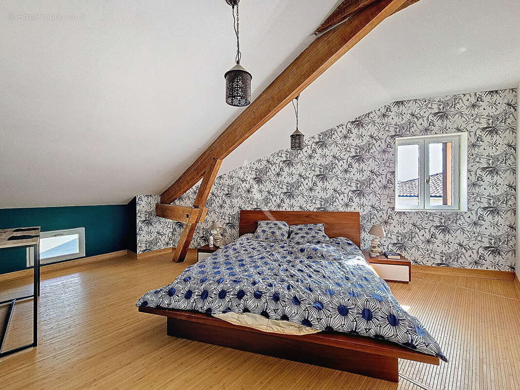 Maison à LAPEYROUSE-FOSSAT