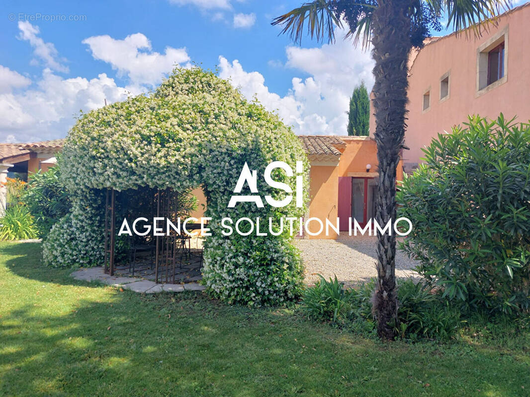 Maison à ALBA-LA-ROMAINE