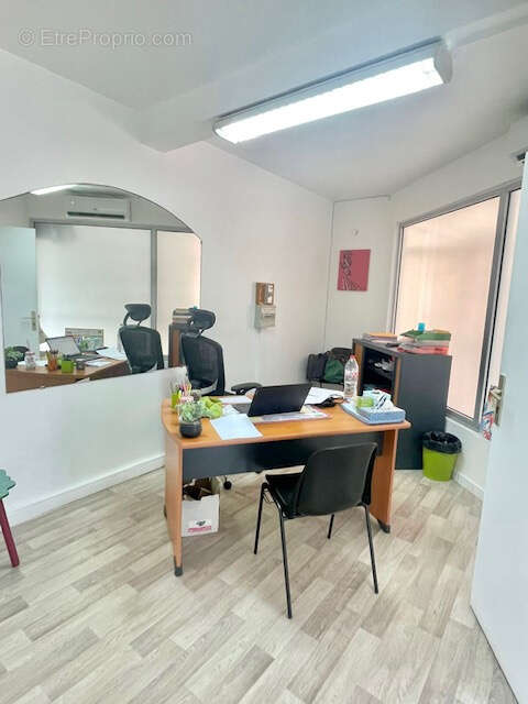 Commerce à POINTE-A-PITRE