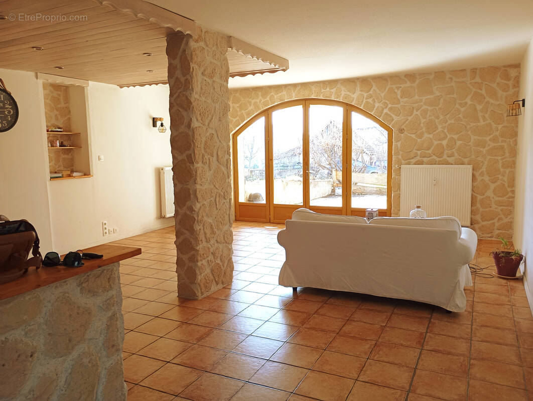 Appartement à PRUNIERES