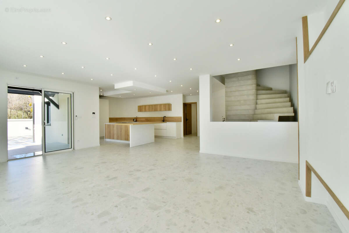 Maison à SAINT-AGNIN-SUR-BION