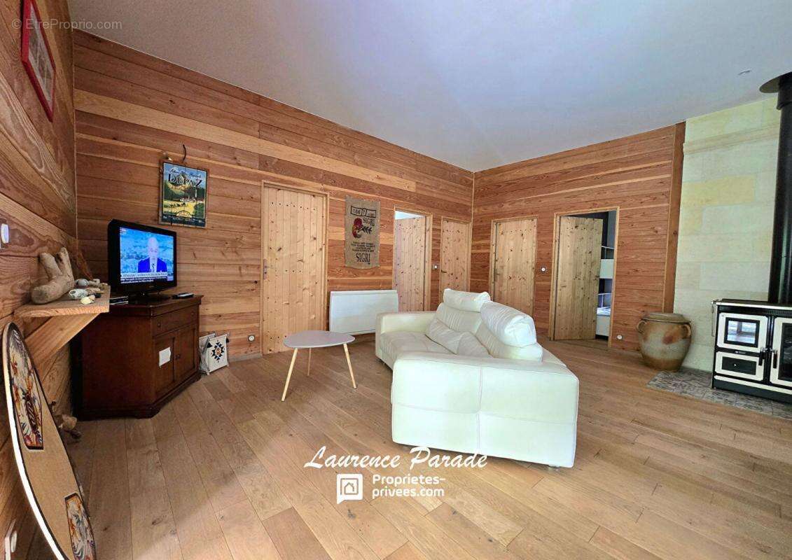 Maison à VENDAYS-MONTALIVET