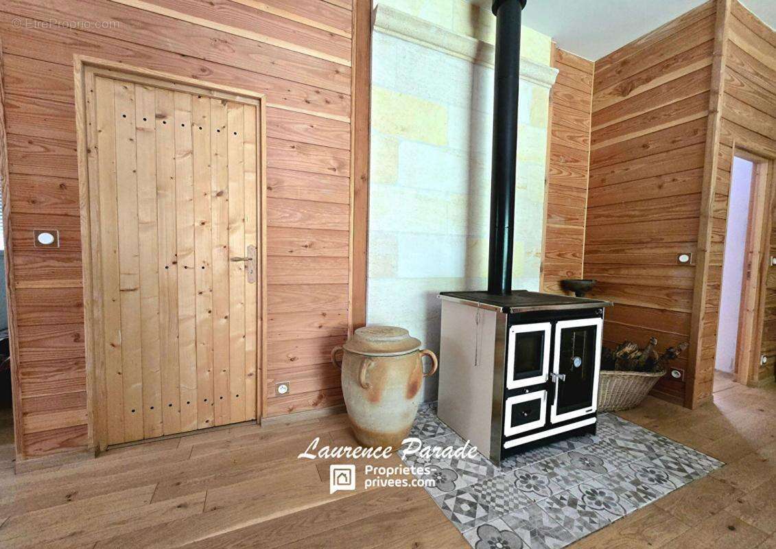 Maison à VENDAYS-MONTALIVET