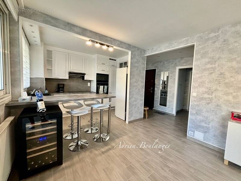 Appartement à COMBS-LA-VILLE