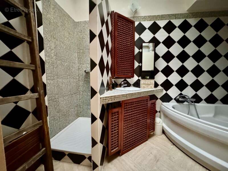 Appartement à PARIS-3E