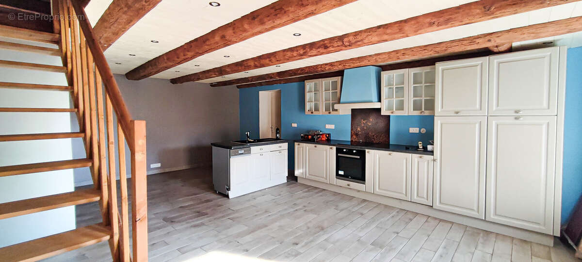 Maison à FRUGIERES-LE-PIN