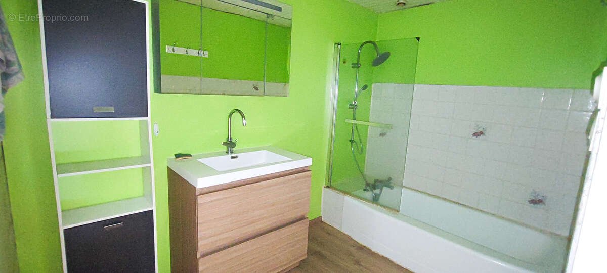 Maison à FRUGIERES-LE-PIN