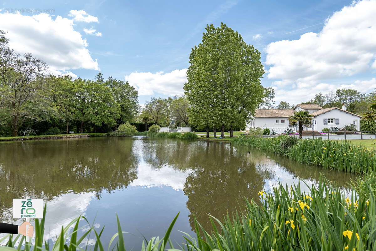 Maison à LES CLOUZEAUX
