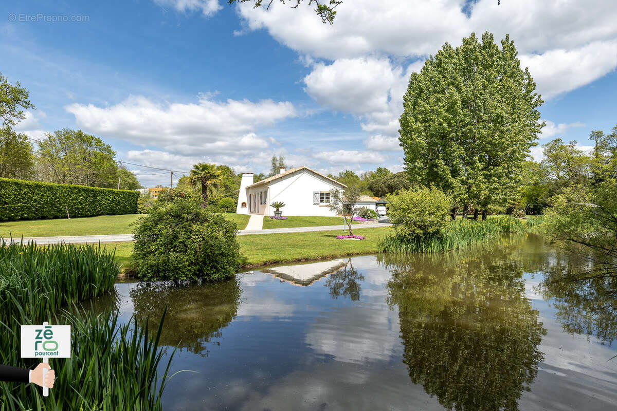 Maison à LES CLOUZEAUX