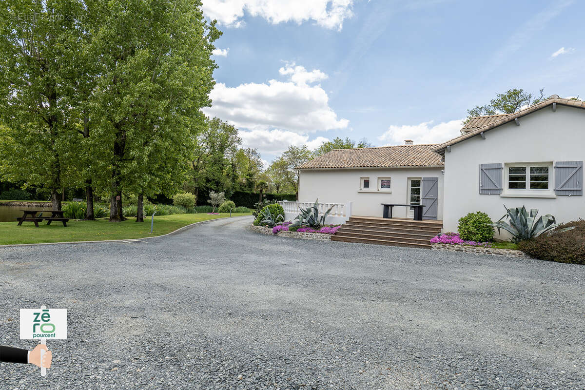 Maison à LES CLOUZEAUX