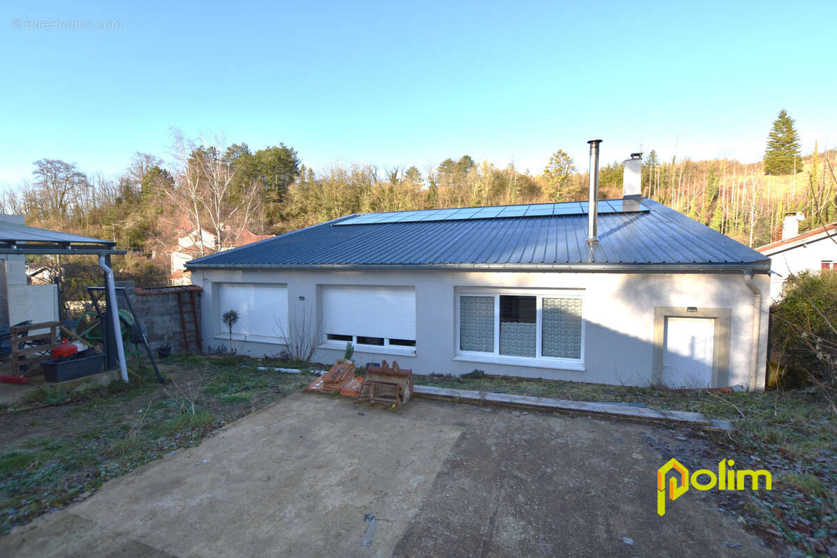 Maison à THIAUCOURT-REGNIEVILLE