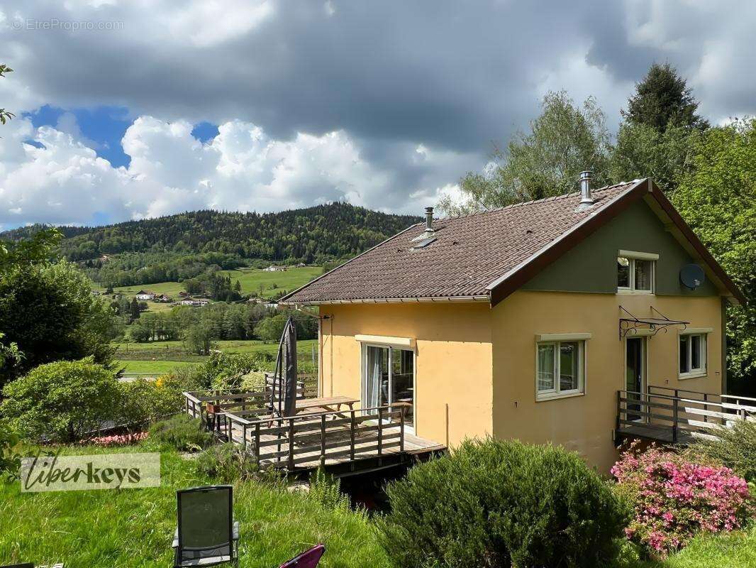 Maison à LE SYNDICAT