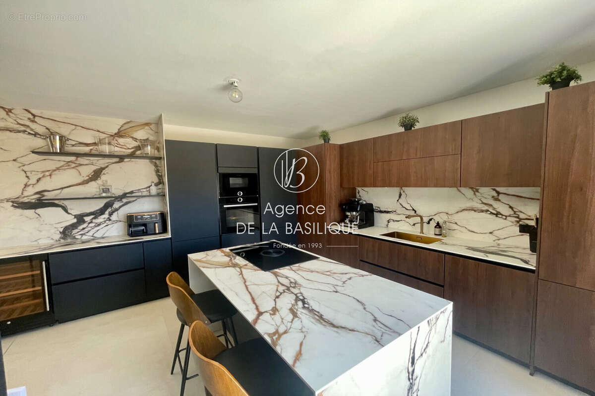 Maison à SAINT-MAXIMIN-LA-SAINTE-BAUME