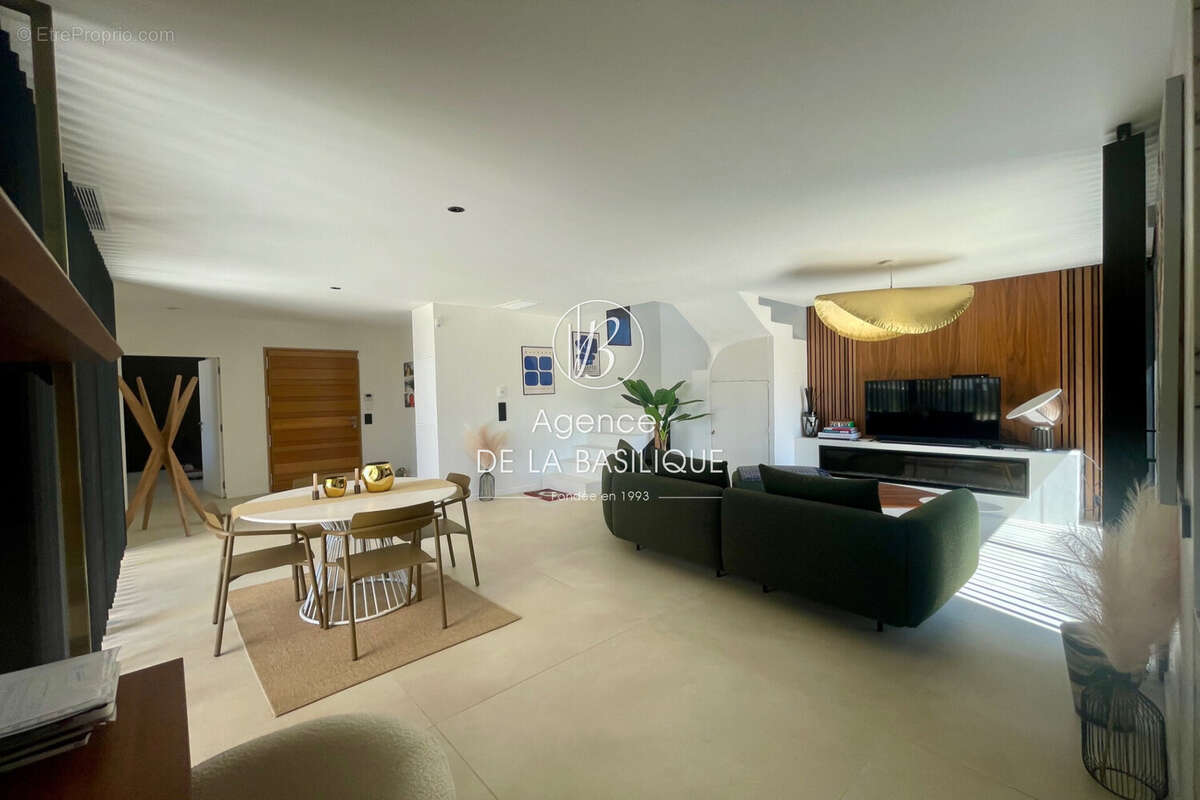 Maison à SAINT-MAXIMIN-LA-SAINTE-BAUME