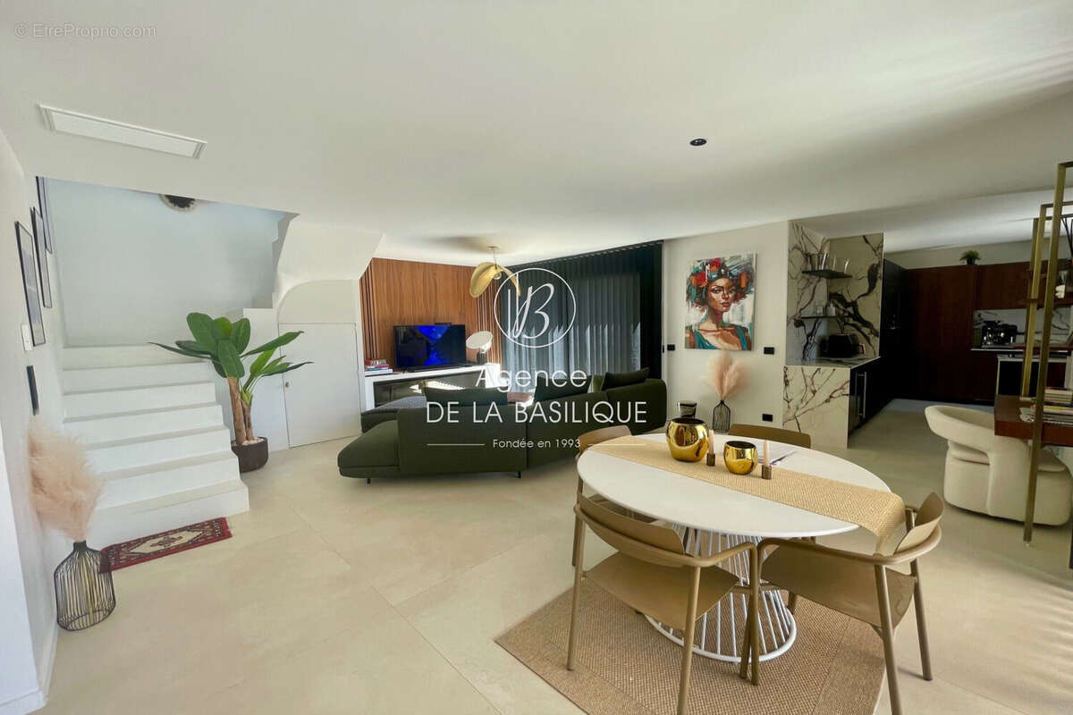 Maison à SAINT-MAXIMIN-LA-SAINTE-BAUME