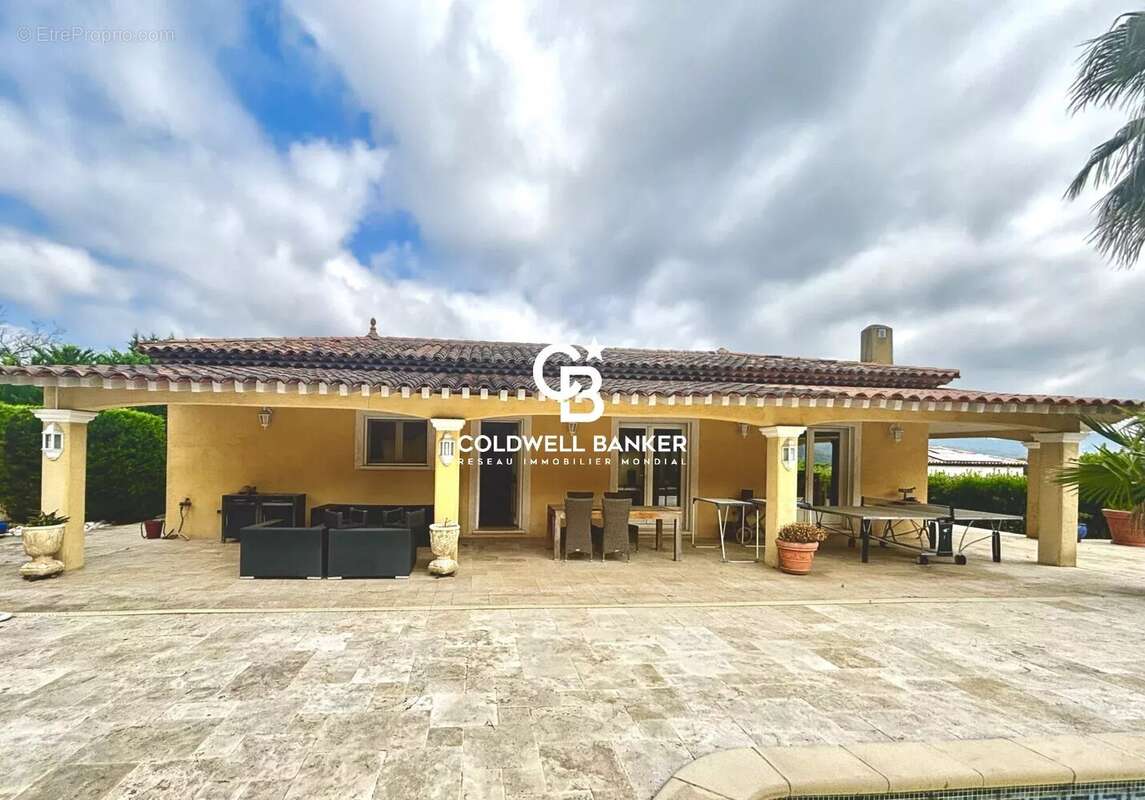 Maison à LES ADRETS-DE-L&#039;ESTEREL