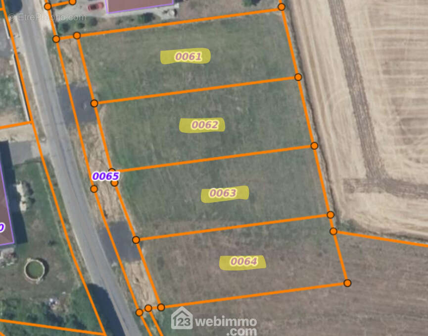 Terrain à MORGEMOULIN